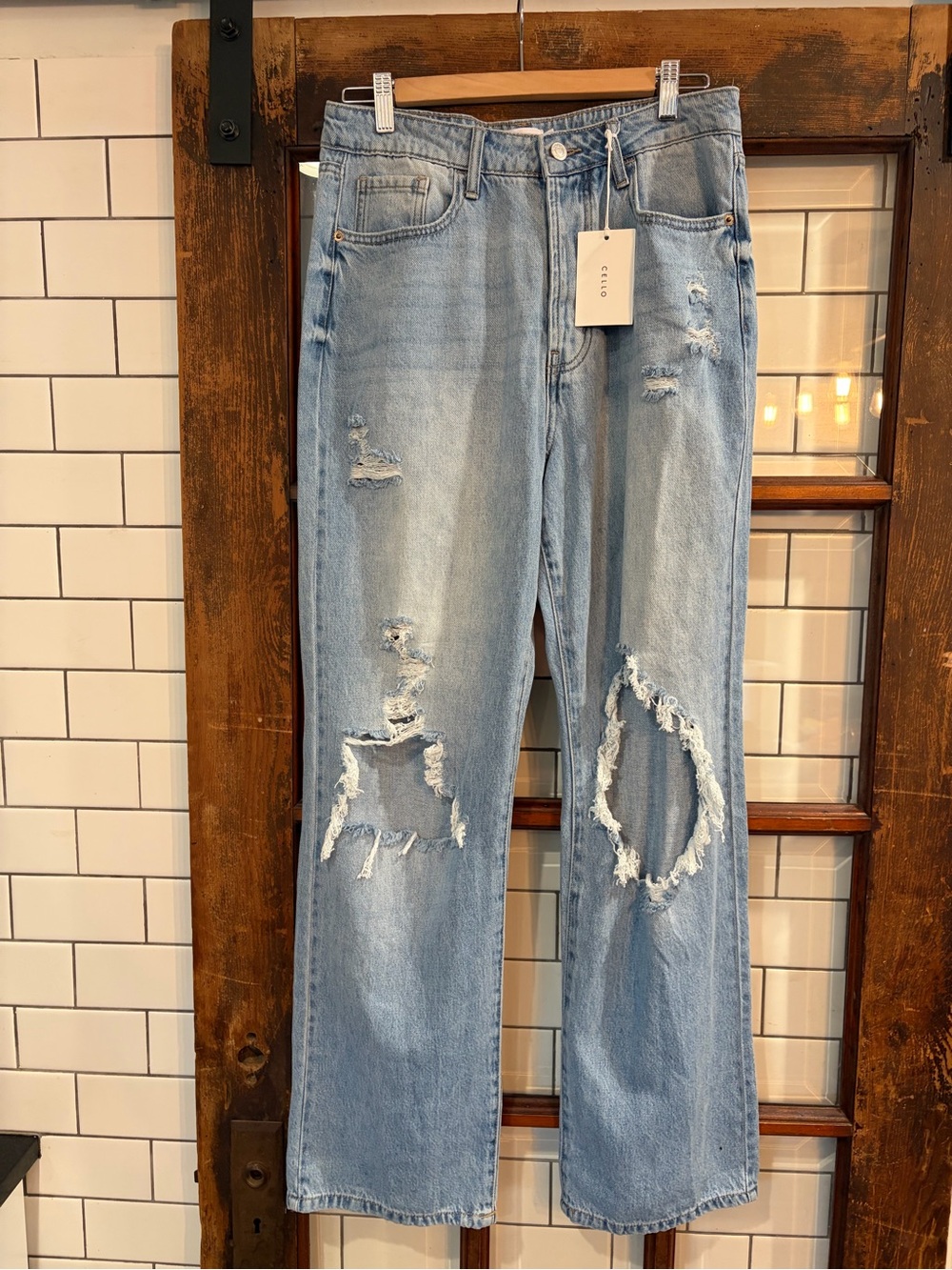 Light Blue Distressed Women's Straight-Leg Jeans cello NWT size 11